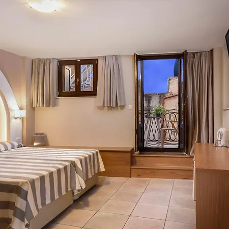 Morfeas فندق خانيا