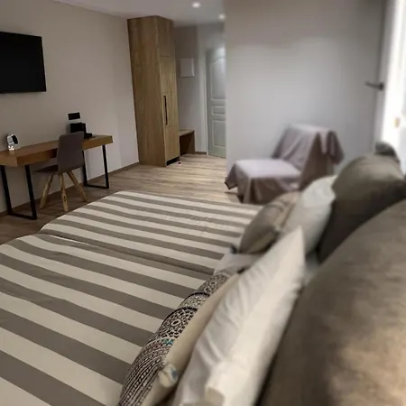 Morfeas فندق خانيا