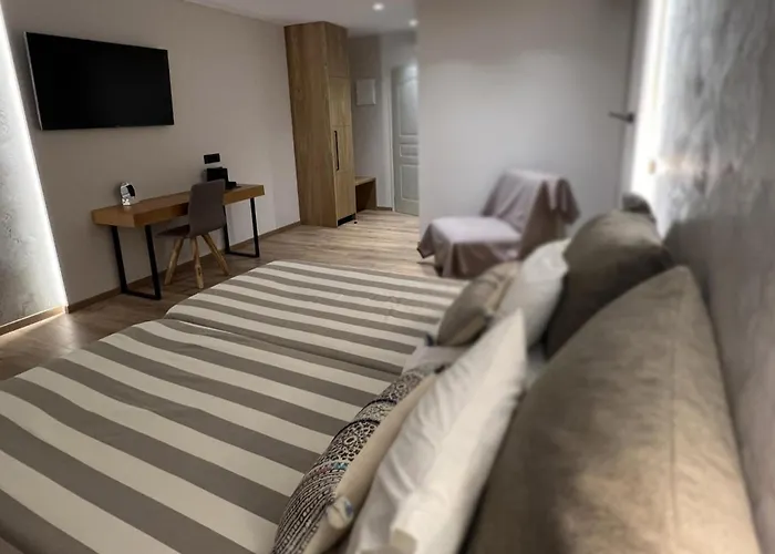 Morfeas فندق خانيا